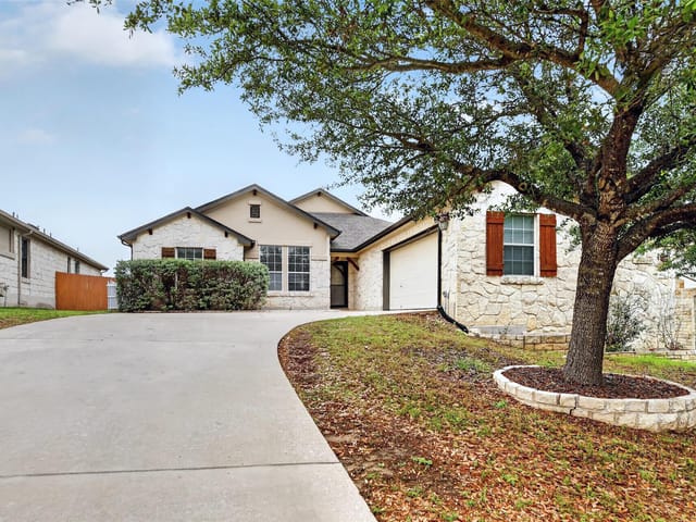 545 Manchester Ln