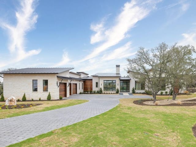 546 Delayne Dr