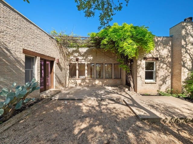 5501 Longhorn Lndg