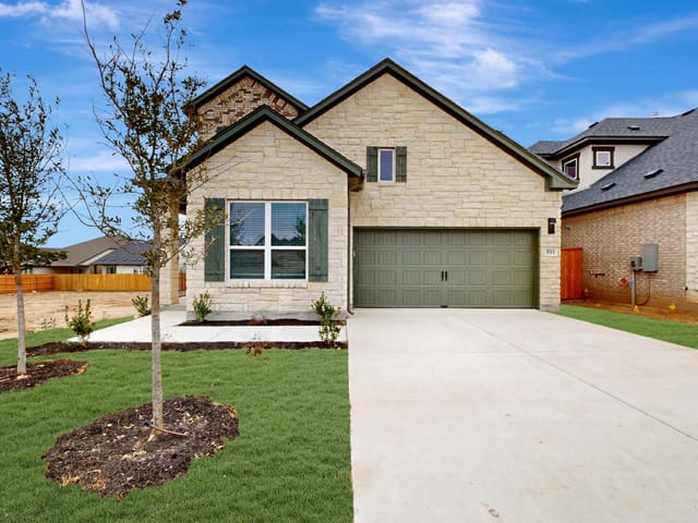 591 Darley Oaks DR