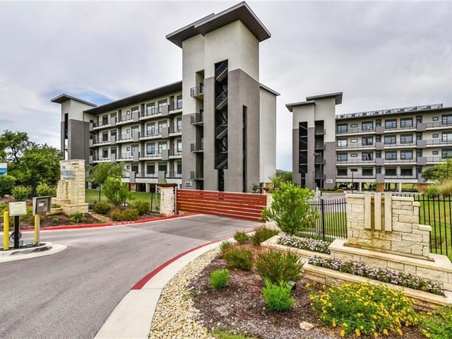 5921 Hiline Rd Unit #1302