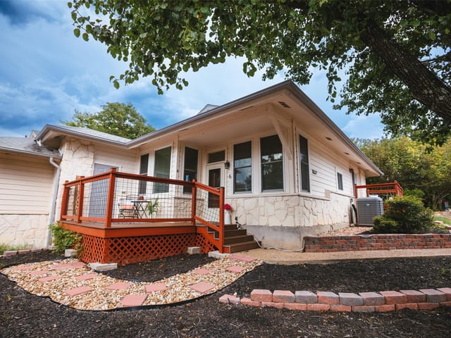 6 Crystal Creek Trl