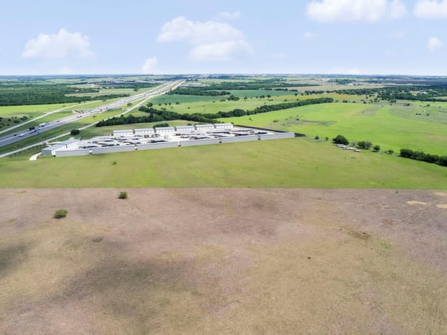 6100 N Interstate 35