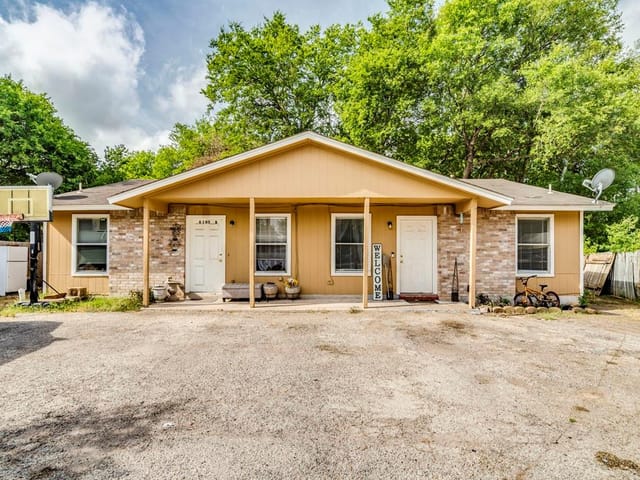 6105 Ada Ct