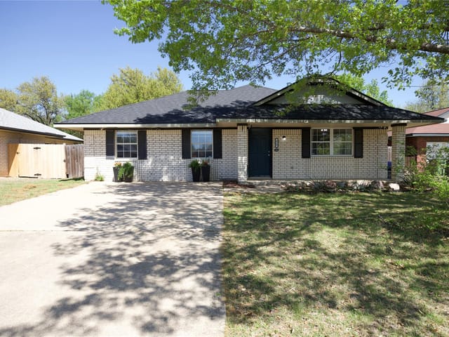 618 Bentwood Dr