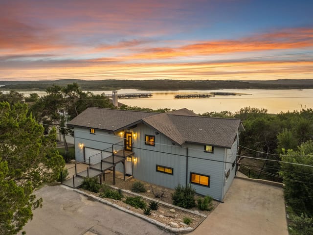 6300 Lakeshore DR