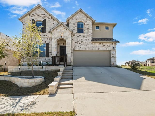 631 Breeze Hollow LN