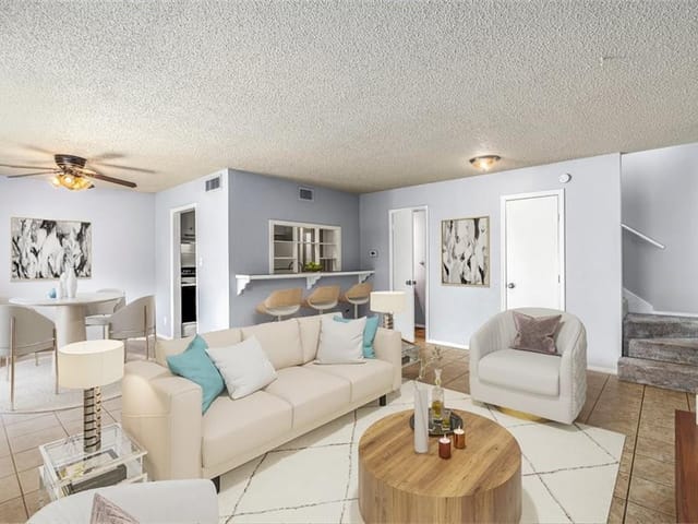6718 Silvermine Dr Unit #104