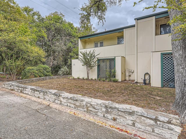 6718 Silvermine Dr Unit #1203