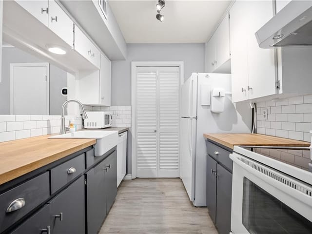 6718 Silvermine Dr Unit #1602