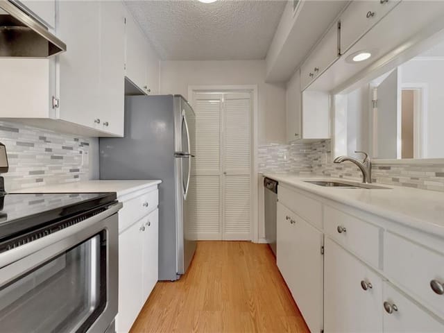 6718 Silvermine Dr Unit #201