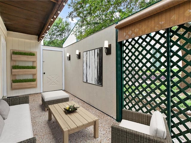 6718 Silvermine Dr Unit #204