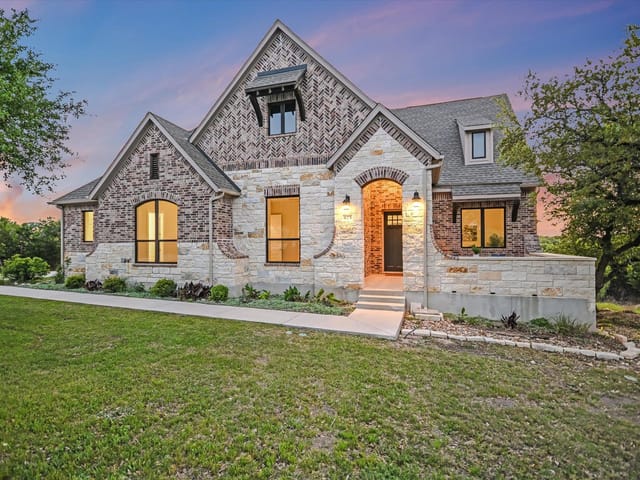 675 Spectacular Bid Dr