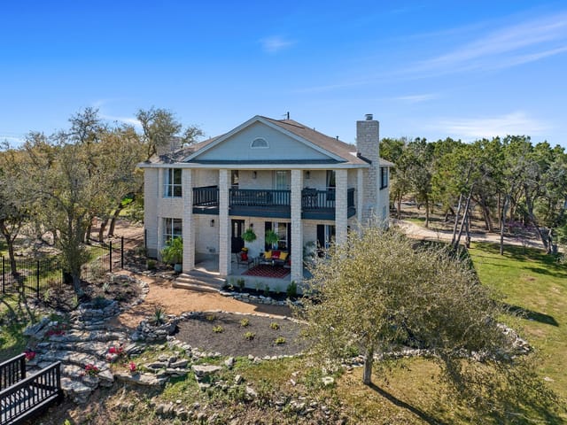 6907 Bright Star Ln