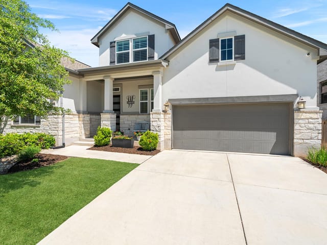 700 Whitetail Dr