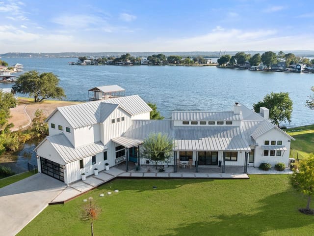 703 Woodland Hills DR
