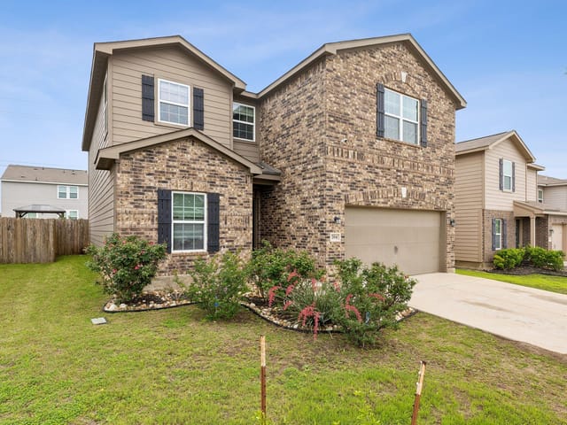 704 Cleary LN