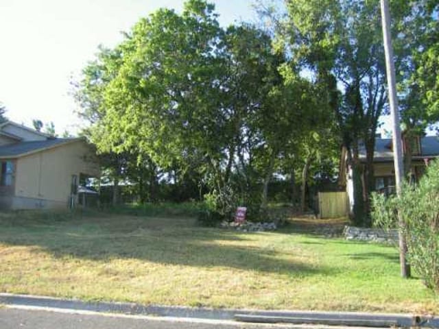 709 Broken Bow DR