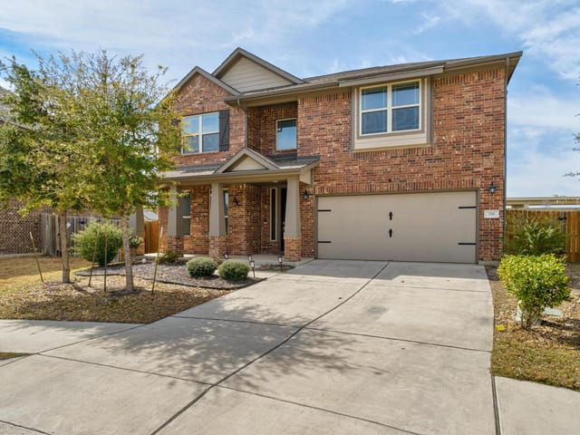 718 Hereford Loop