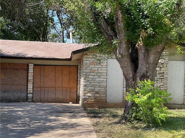 7212 Lake Charles Dr
