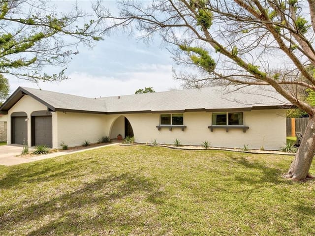 7212 Silvermine Dr