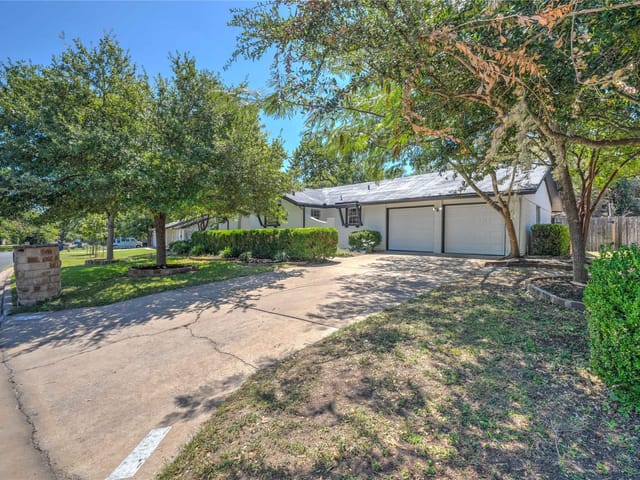 7217 S Brook Dr