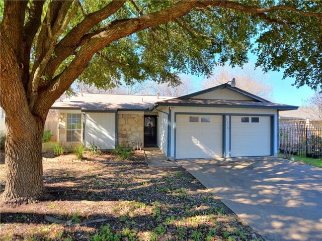 7316 Lake Charles Dr