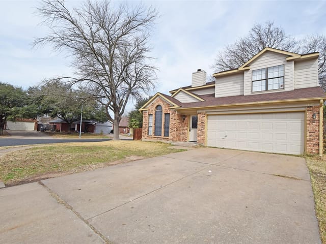 7409 Crepe Myrtle Dr