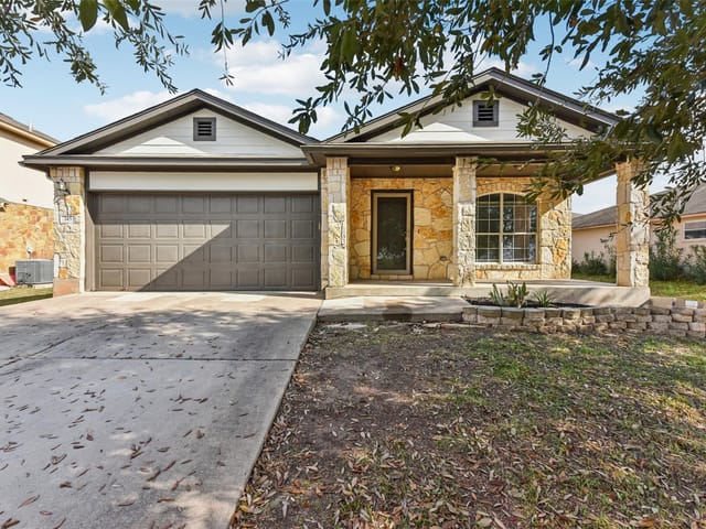 745 Covent Dr