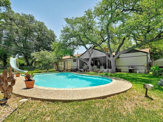 7500 Greenhaven Dr