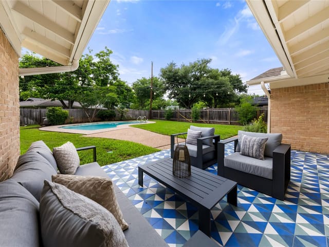 7508 Shoal Creek Blvd