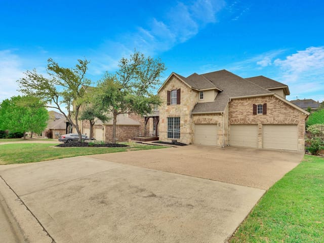 7617 Roaring Springs Dr