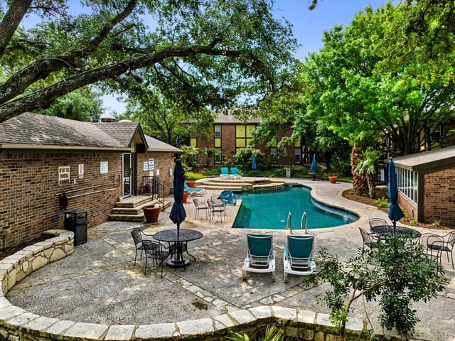 7685 NORTHCROSS Dr Unit #108