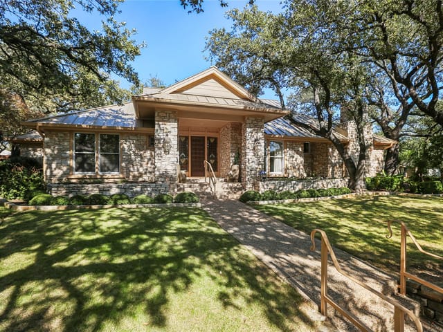 7702 Pleasant Meadow Cir