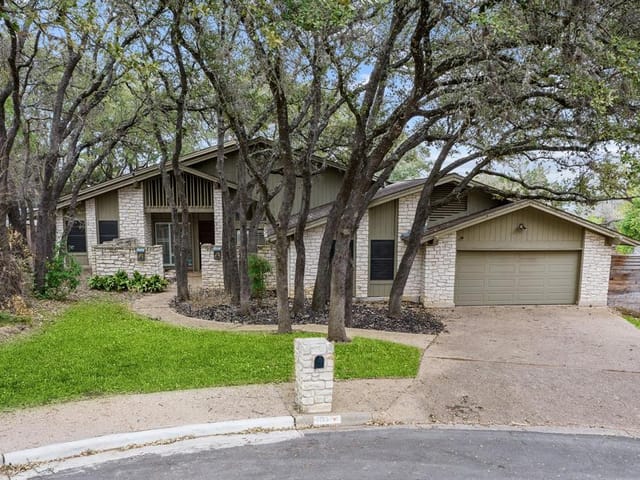 7703 Merrybrook Cir