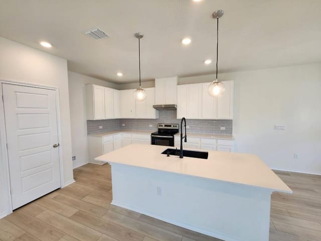 7805 House Finch Dr