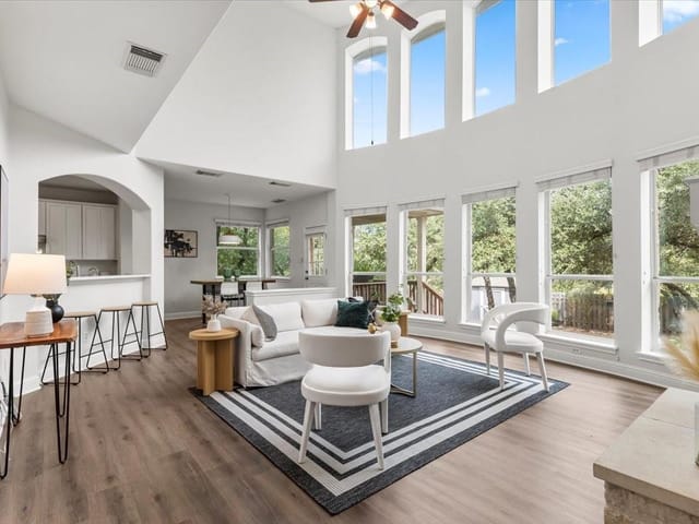 7808 Menler Dr