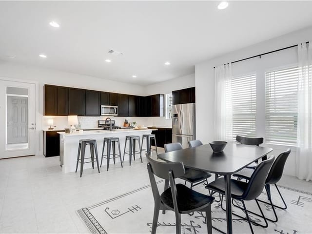 7903 Donnelley Dr