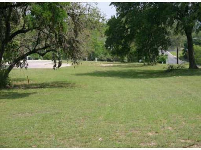 8 Chandon DR