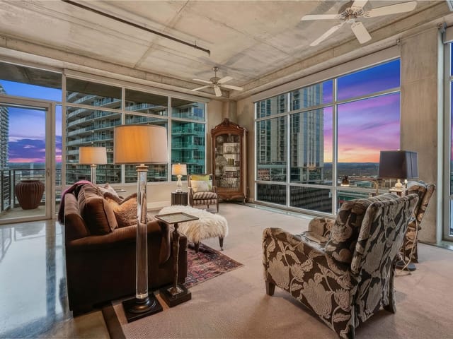 800 W 5th ST Unit #1001