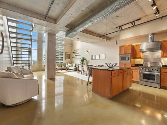 800 W 5th ST Unit #1104
