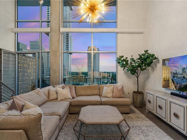 800 W 5th St Unit #1108