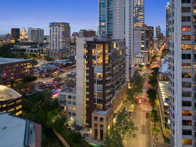 800 W 5th ST Unit #703