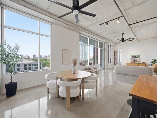 800 W 5th St Unit #906
