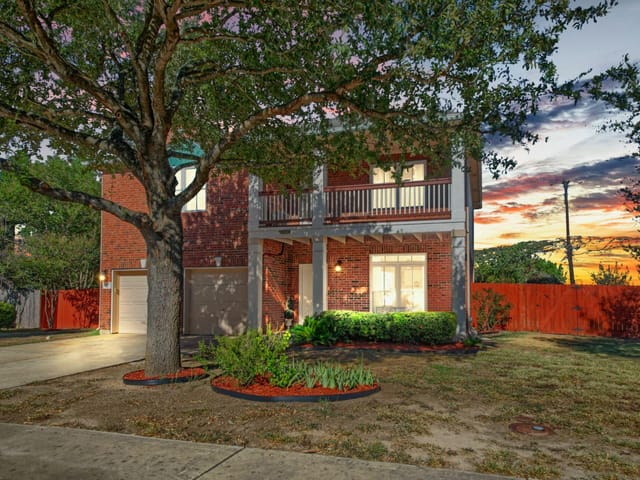 800 Windsor Hills Dr