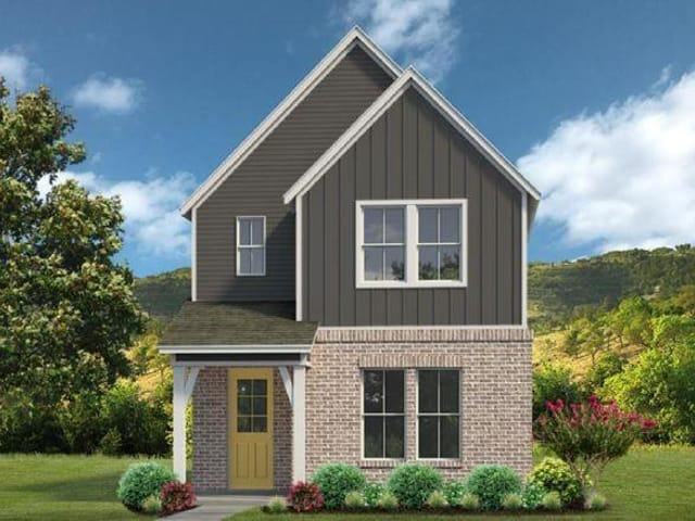 8002 Lennon Dr