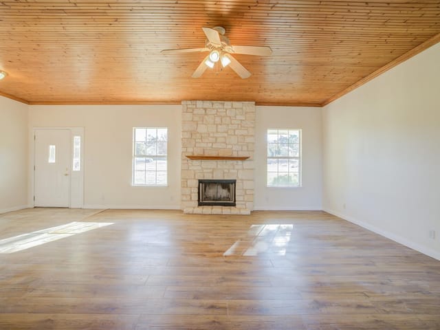 8009 Agarita Dr