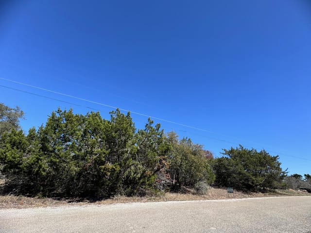 8100 Forest View Dr