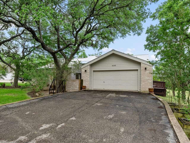 8105 Forest View Dr