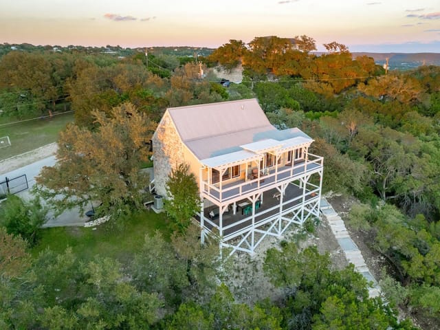 8132 Breeze WAY